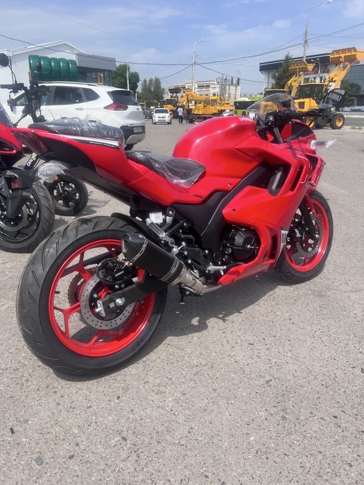 Акция! Ducati Panigalie 400cc бонус шлем!