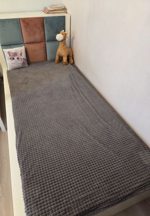 Pat cu tablie tapitata Malm Ikea si saltea Dormeo 90x200