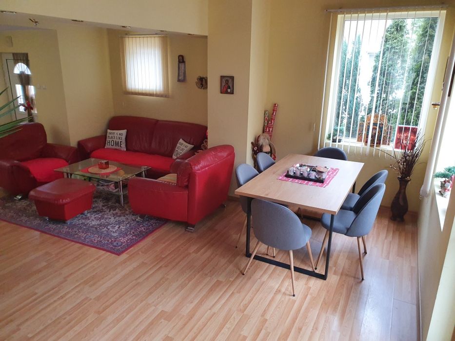 Под наем вила на 200м.от минералният гейзер