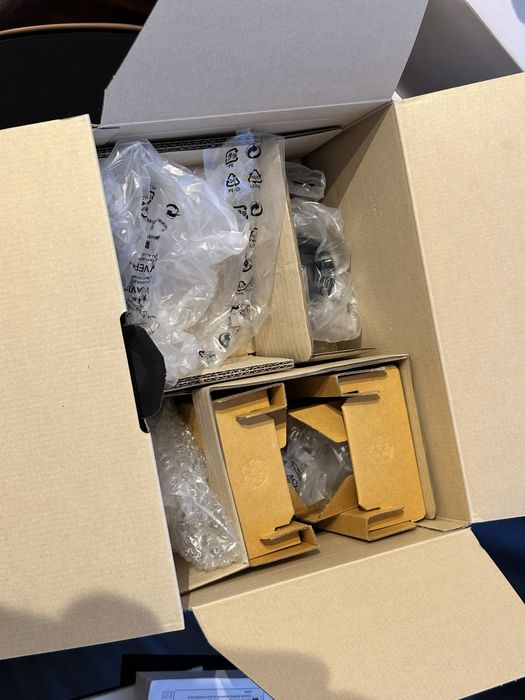 Nikon D750 + 24-120 f/4 VR Kit | 35K cadre | stare excelentă | cutie