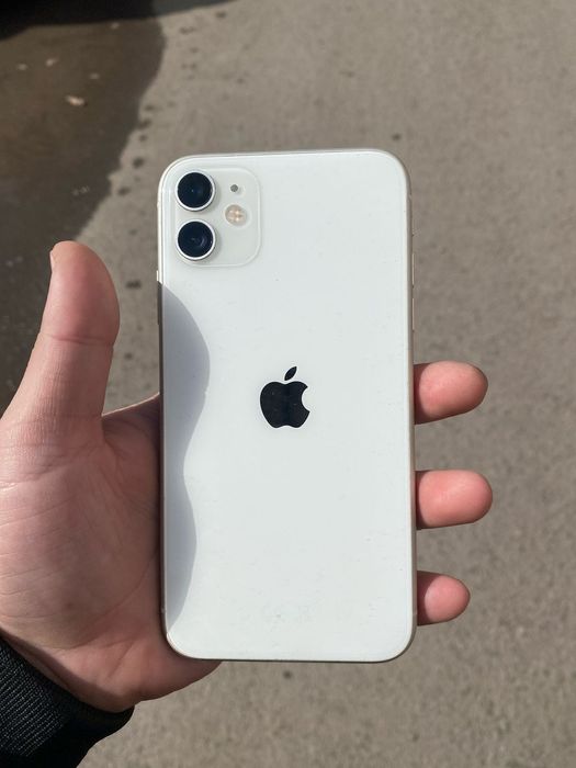 Обменяю айфон 11 на мотор