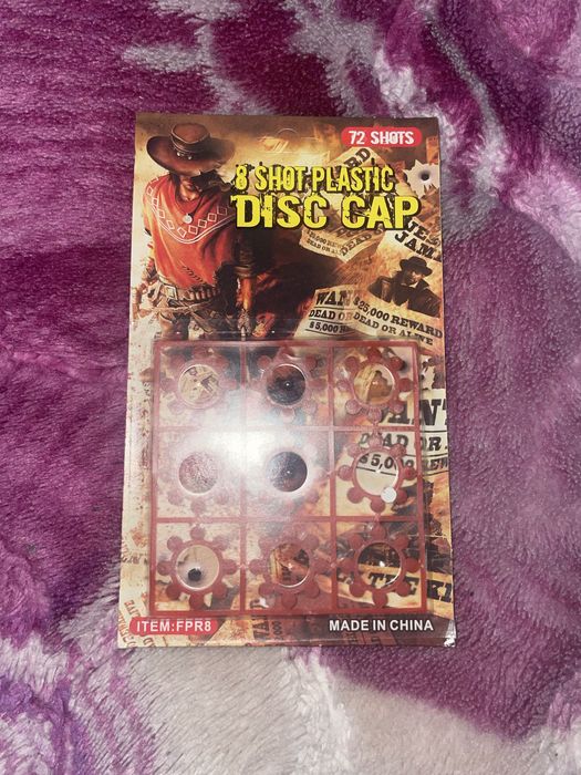 Vand pistol cu capse