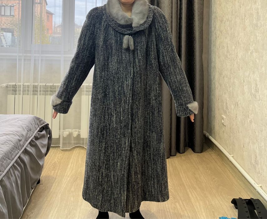 Продам пальто новое