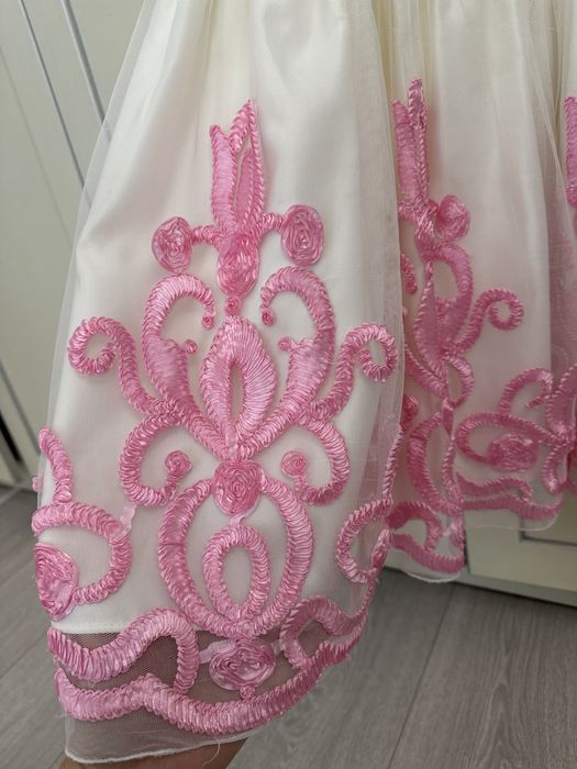 Нарядное платье для девочки