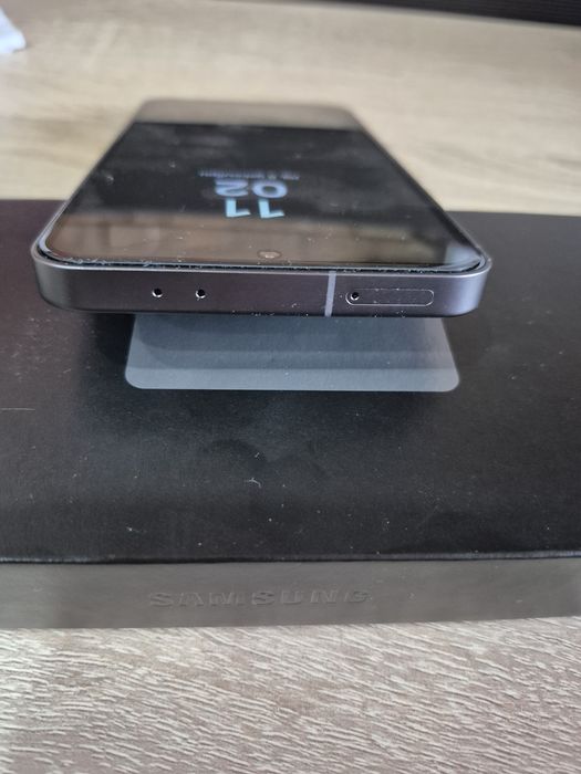 Нов Galaxy S24 FE  128GB. Закупен на 6.12 24год.С документи.