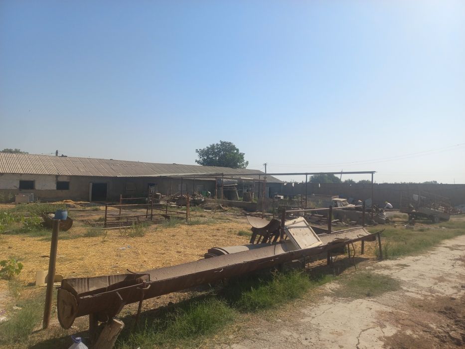 Продаётся земельный участок коммерческого назначения в Янгиёле (Ташкен