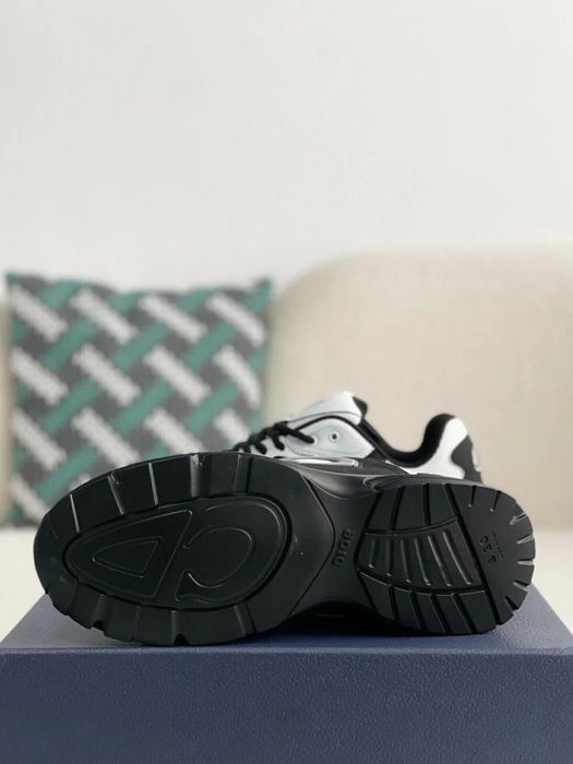 CD B30 / Light Grey / Black / Brown