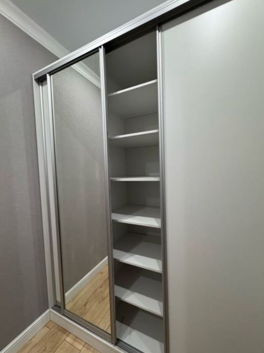 Шкаф купе и с зеркалом продам