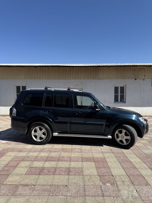 Mitsubishi Pajero 2010