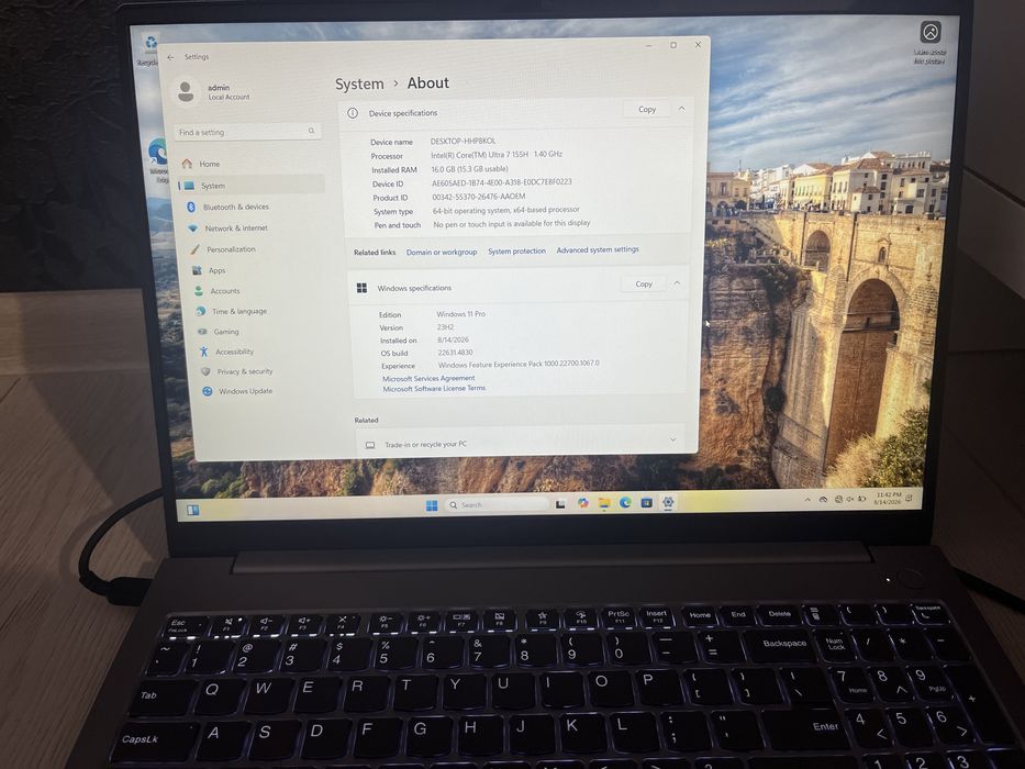 Laptop lenovo i7 ultra ca nou