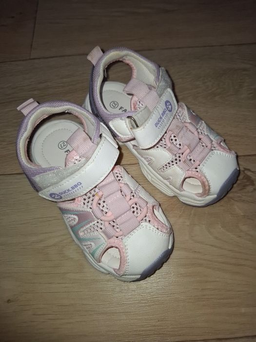 Сандали на девочку