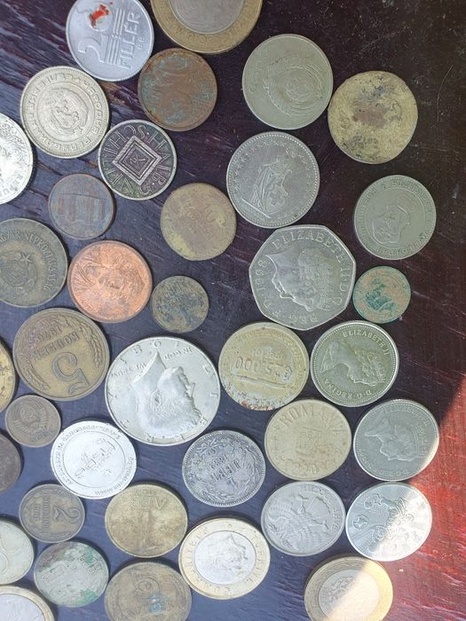 Стари запазени монети продавам