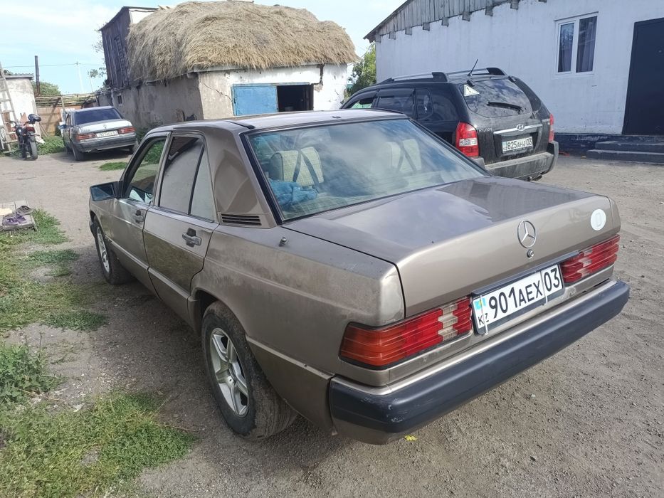 Mersedes 190 E   тт