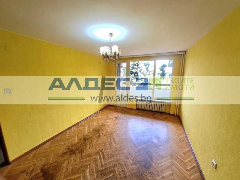 Дава се под наем Двустаен апартамент в София, Хиподрума - 70 кв.м за 500 € - Снимка #1