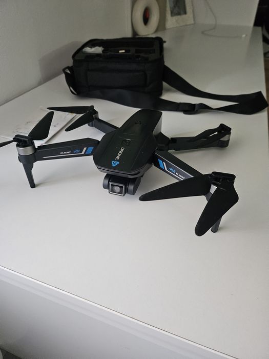 Drona în stare foarte bună de funcționare