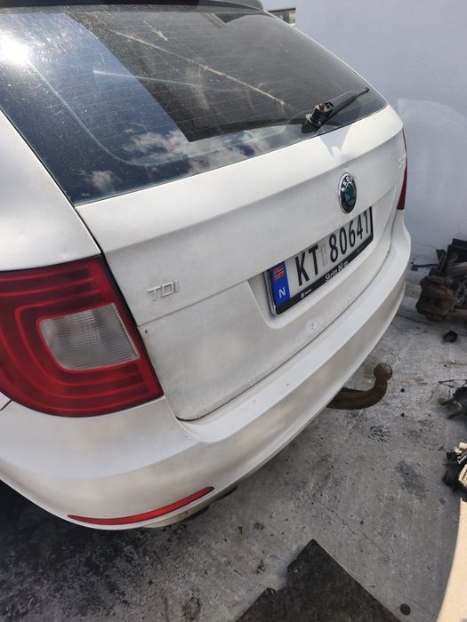 Dezmembrez Skoda superb 2012 1,6 tdi 2 0 tdi Dsg