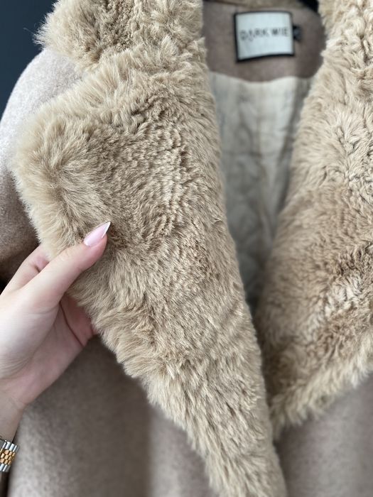 Вълнено палто с пух, бежов цвят