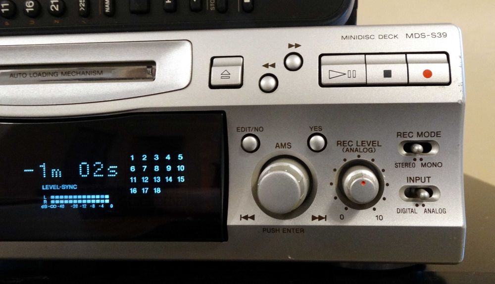 Minidisc Recorder Sony MDS-S39 Silver , telecomanda