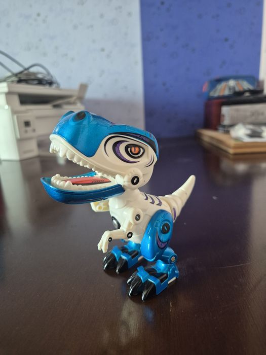 Робот динозавр «Динобот»