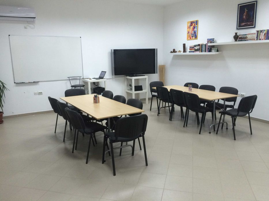 Зала под наем в широк център, 40 кв/м