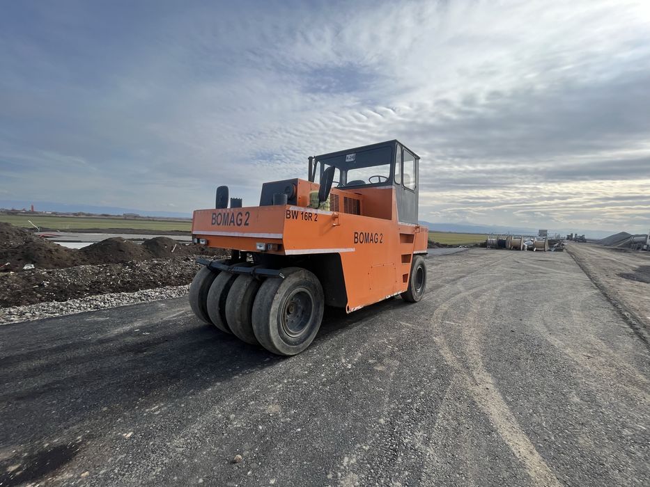 Cilindru compactor multipneu gumat