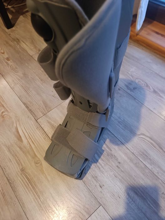 Ортопедичен ботуш Walker L