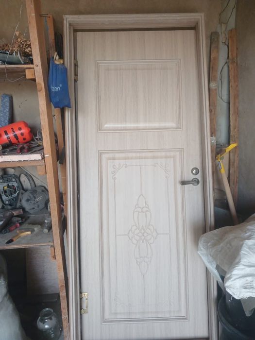 Екі есік бар