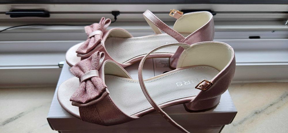 Sandale elegante pentru fete