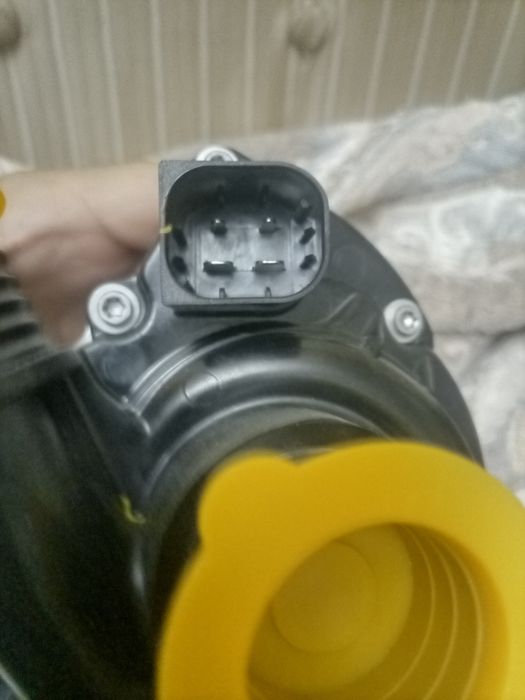 Продам помпу БМВ