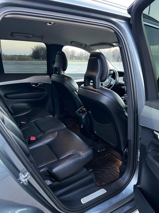 De vanzare Volvo XC90 4x4 7 locuri