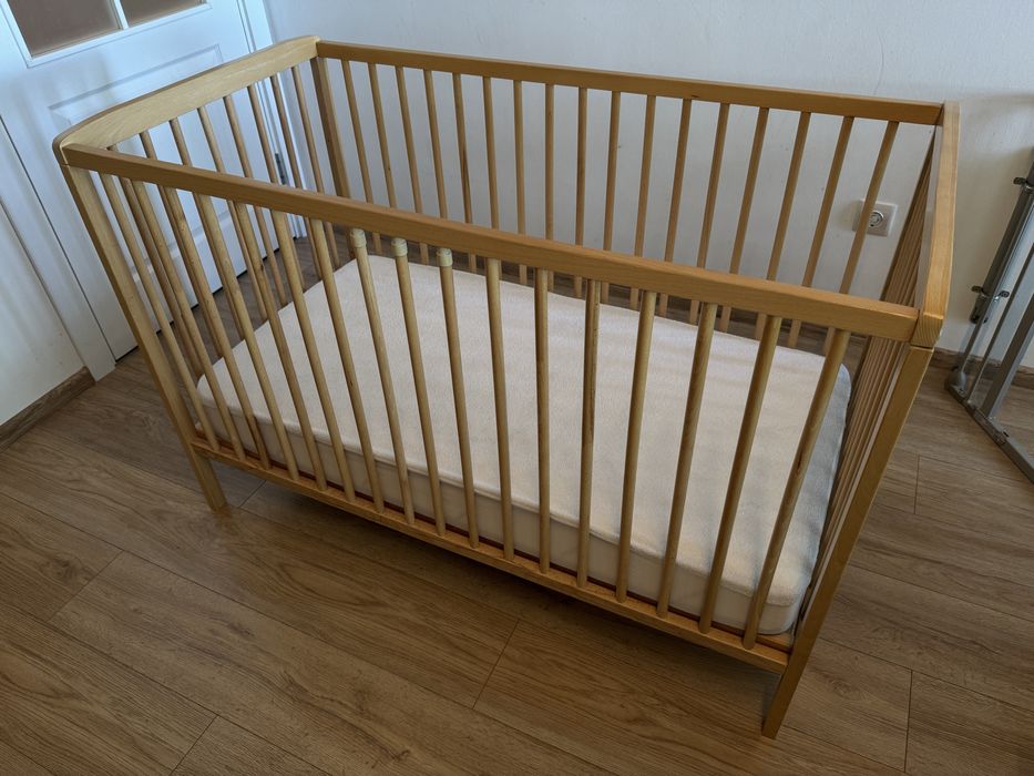 Бебешка  дървена кошара за спане