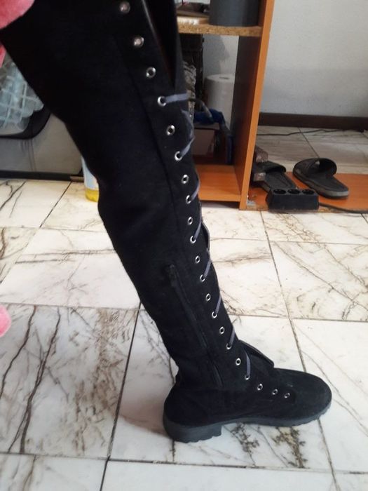 Ботуши от велур нови