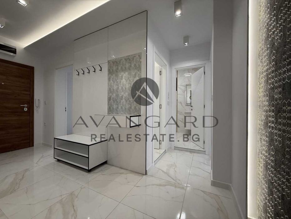 Продава се Тристаен апартамент в Пловдив, Остромила - 118 кв.м за 1865 €/кв.м - Снимка #8