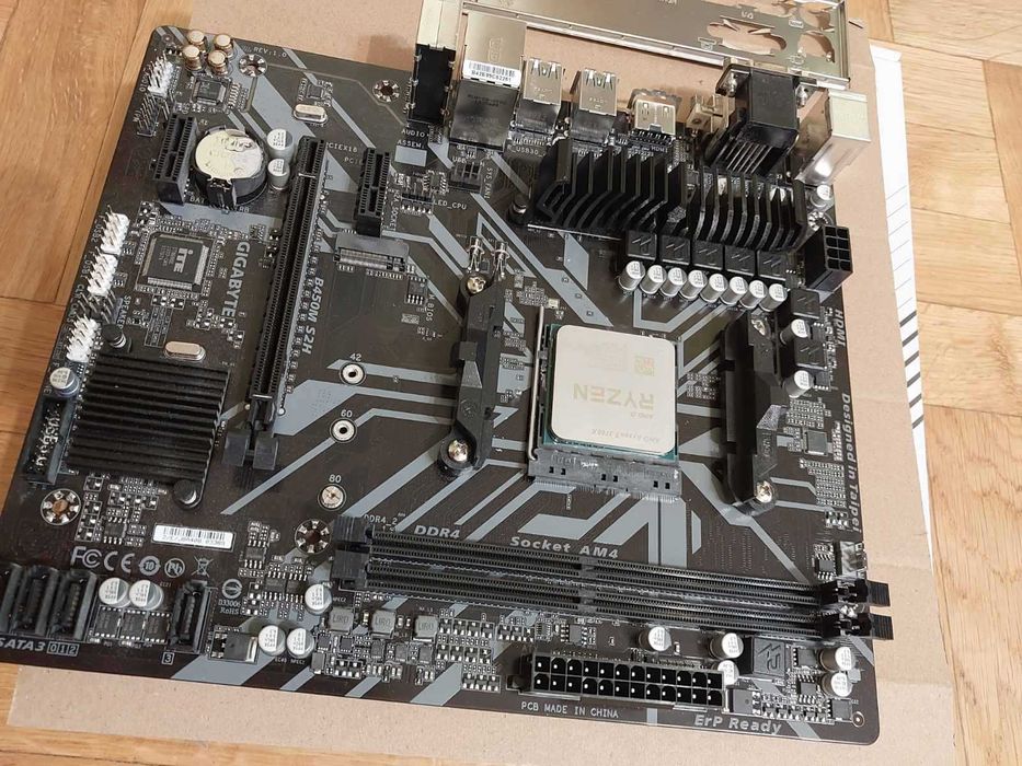 AMD Ryzen 7 3700X + Gigabyte B450M S2H