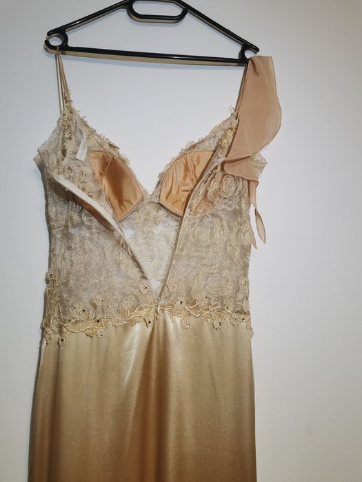 Vând Rochie de seara Agnes Toma