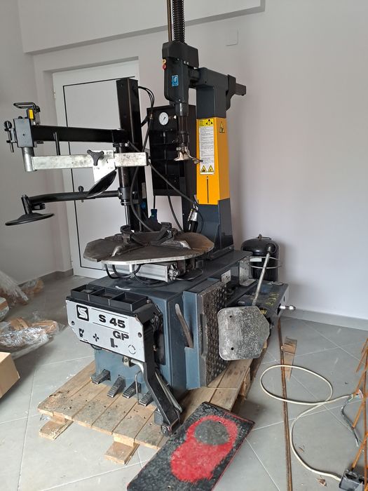 Машина за монтаж на гуми SICE, CORGHi, TecoS45 с рамене  ЗА RFT, подем