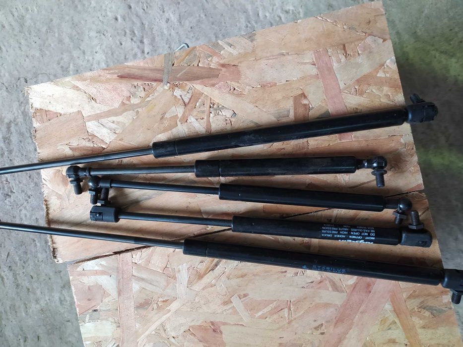 Амортисьори за багажници и врати