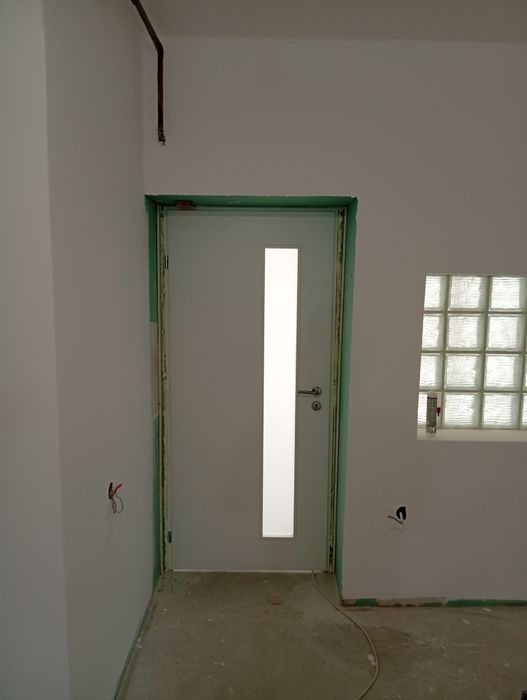 Montaj Uși Interioare și Exterioare de Calitate