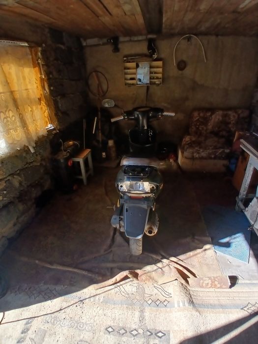 В продаже скутер