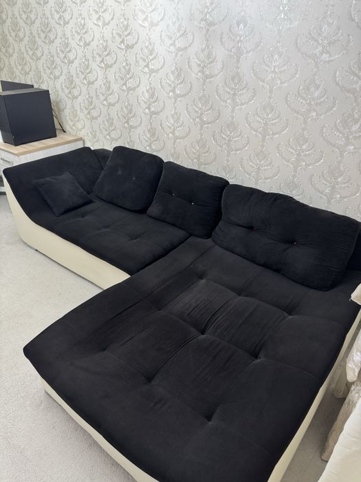 Canapea de tip coltar