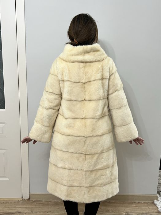 Продам норковую шубу