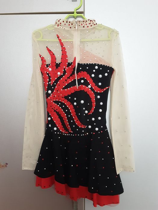 Продам платье для выступления