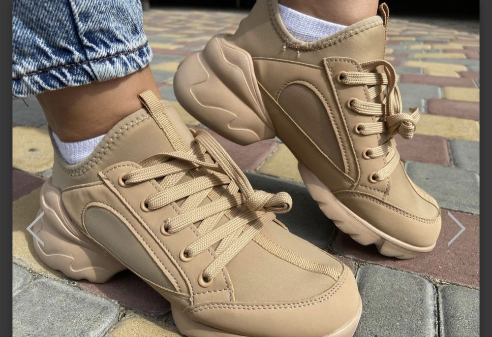 женская куртка белая