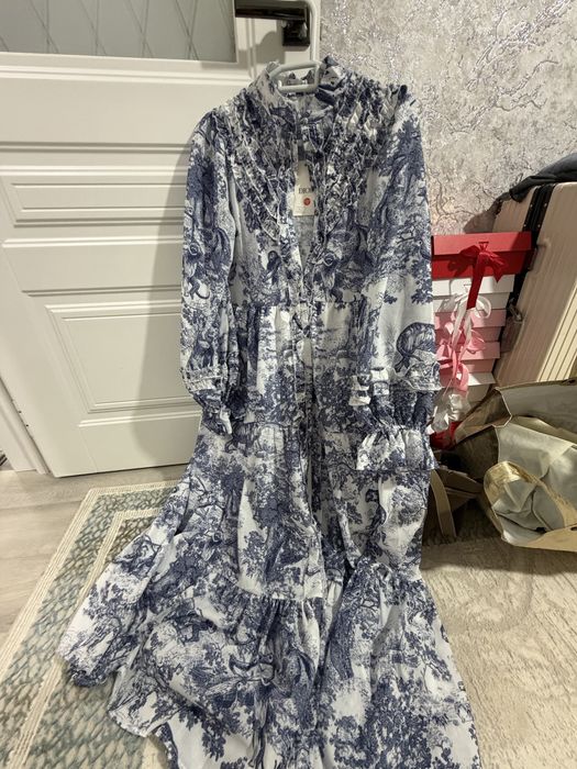 Женское платьеее