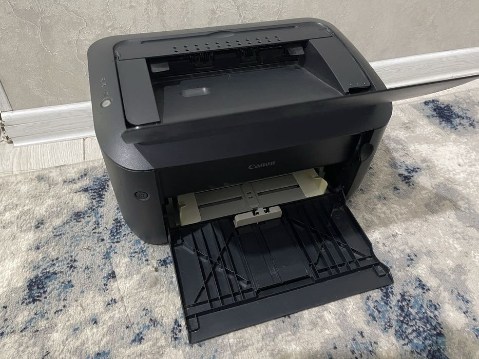 Продам чернобелый принтер Canon LBp6020b