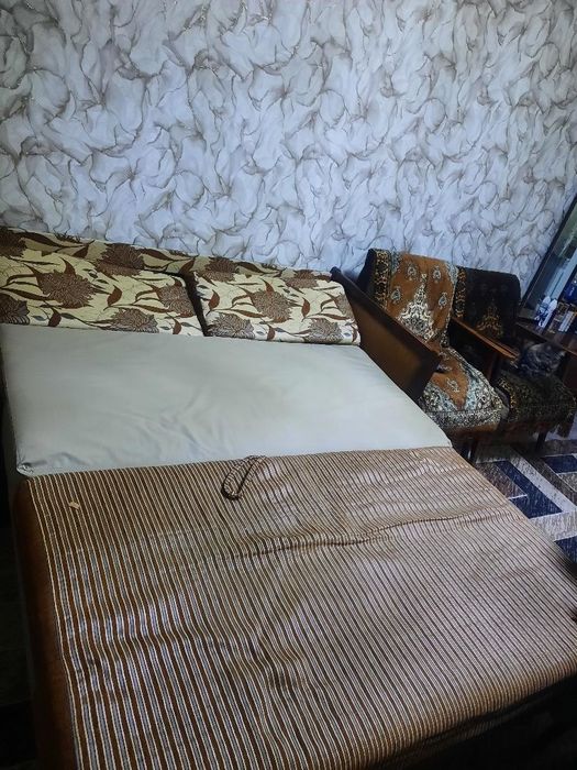 Продается диван б у