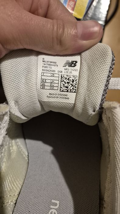 New balance 373  размер 40
