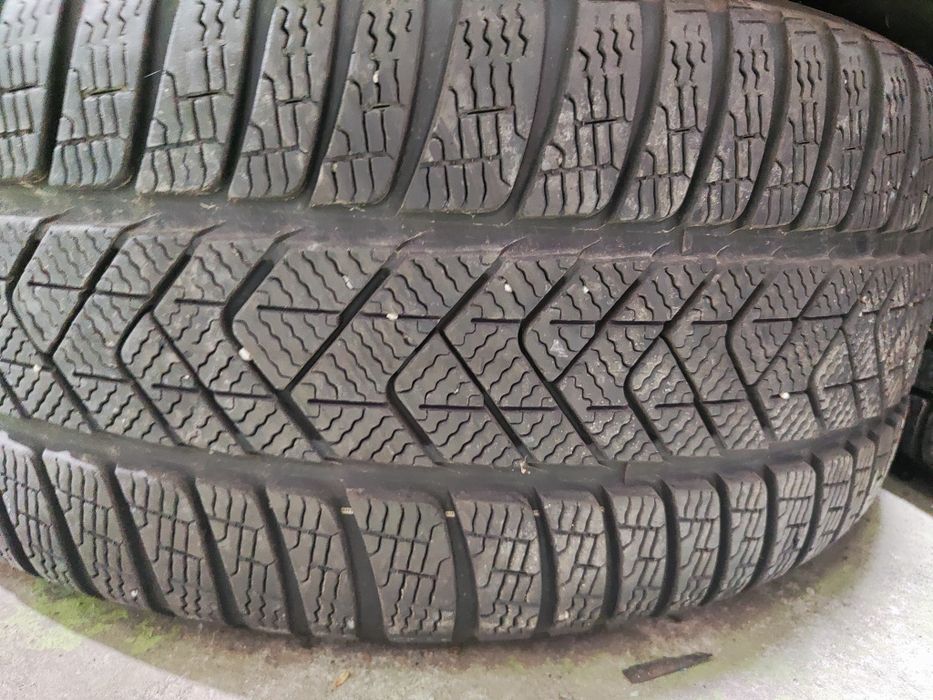 4 бр зимни 255/50/18 Pirelli