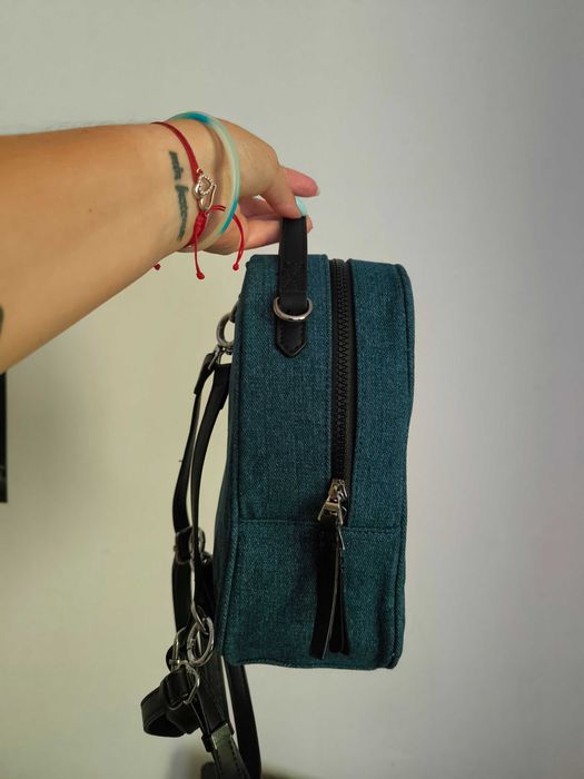 Продавам дънкова раница