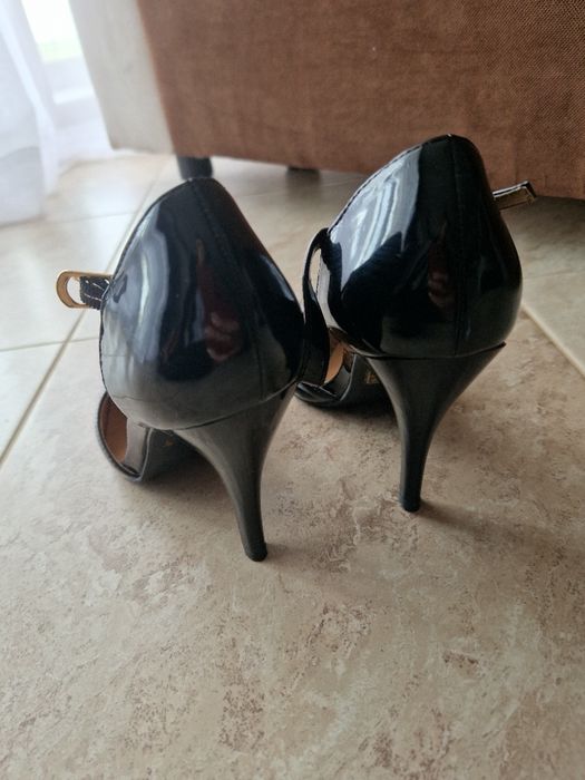 Сандали и обувки размер 37